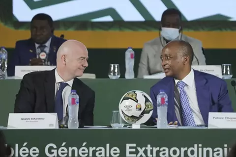 تغيير نظام كأس أفريقيا يرسخ "سيطرة" إنفانتينو على كاف